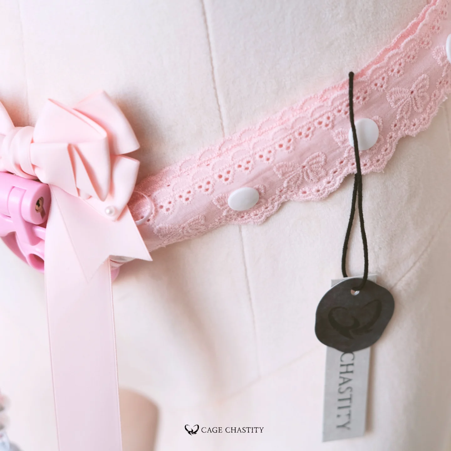 white plastic buckles of the lace strap