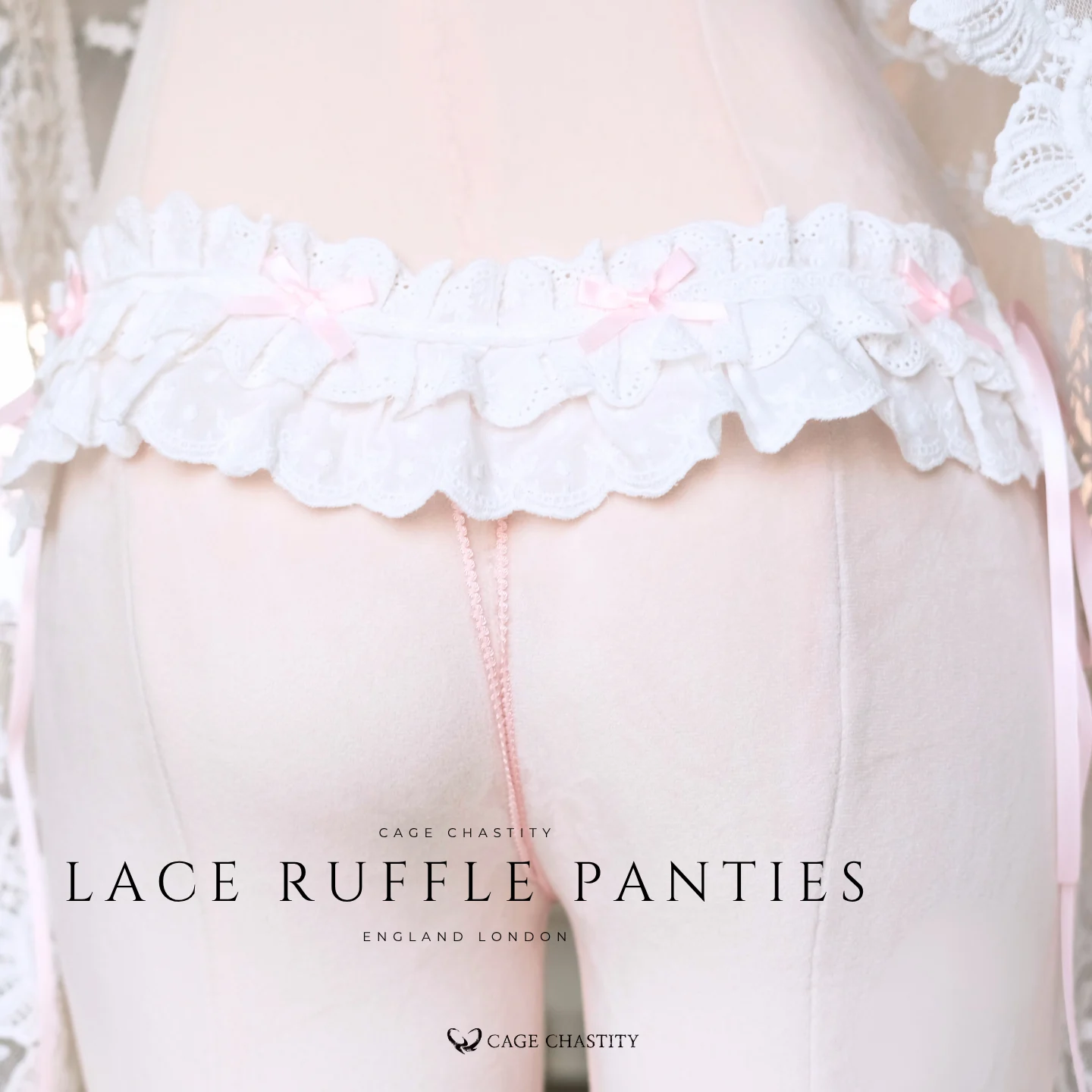 Waistbelt laid flat to show full white lace spread
