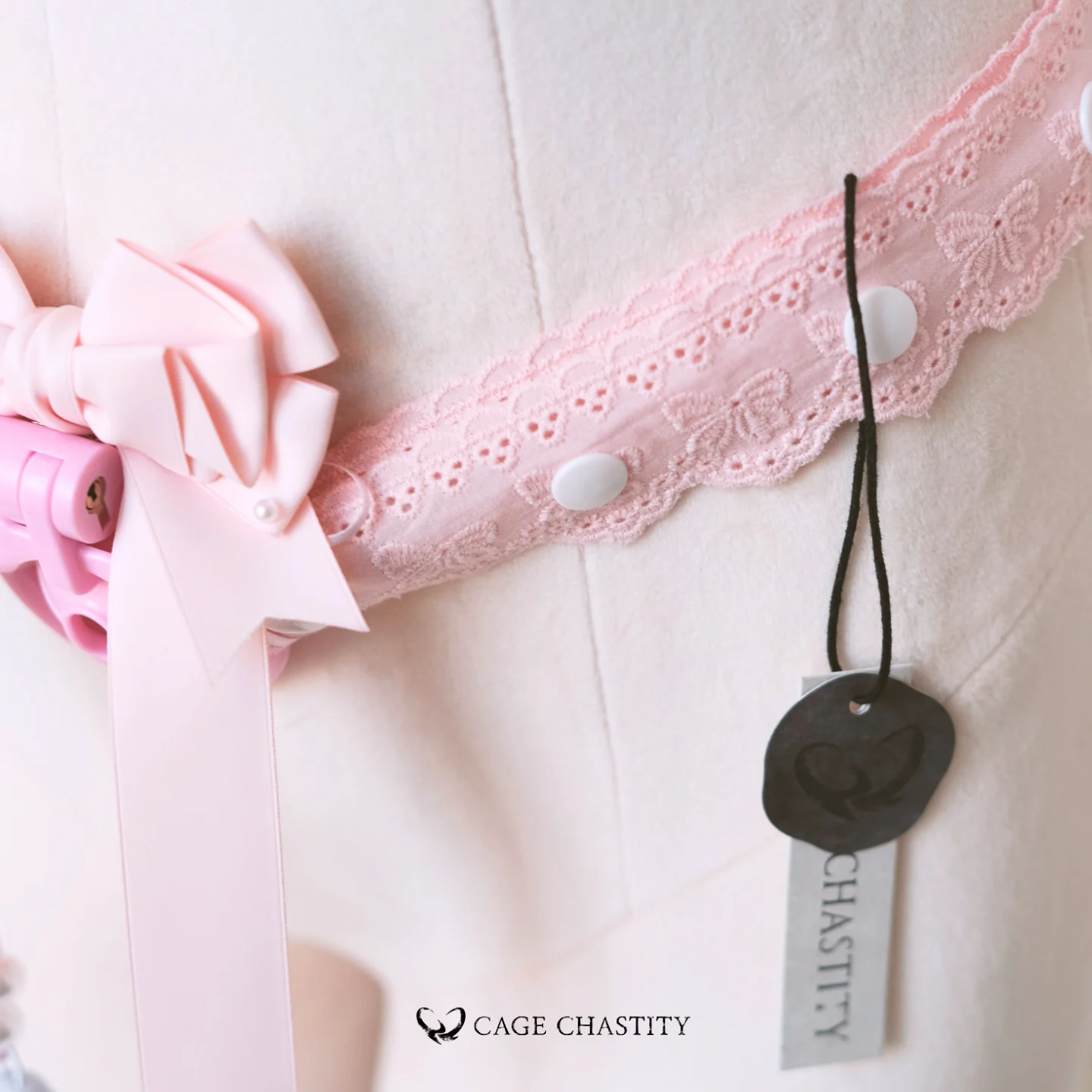 white plastic buckles of the lace strap