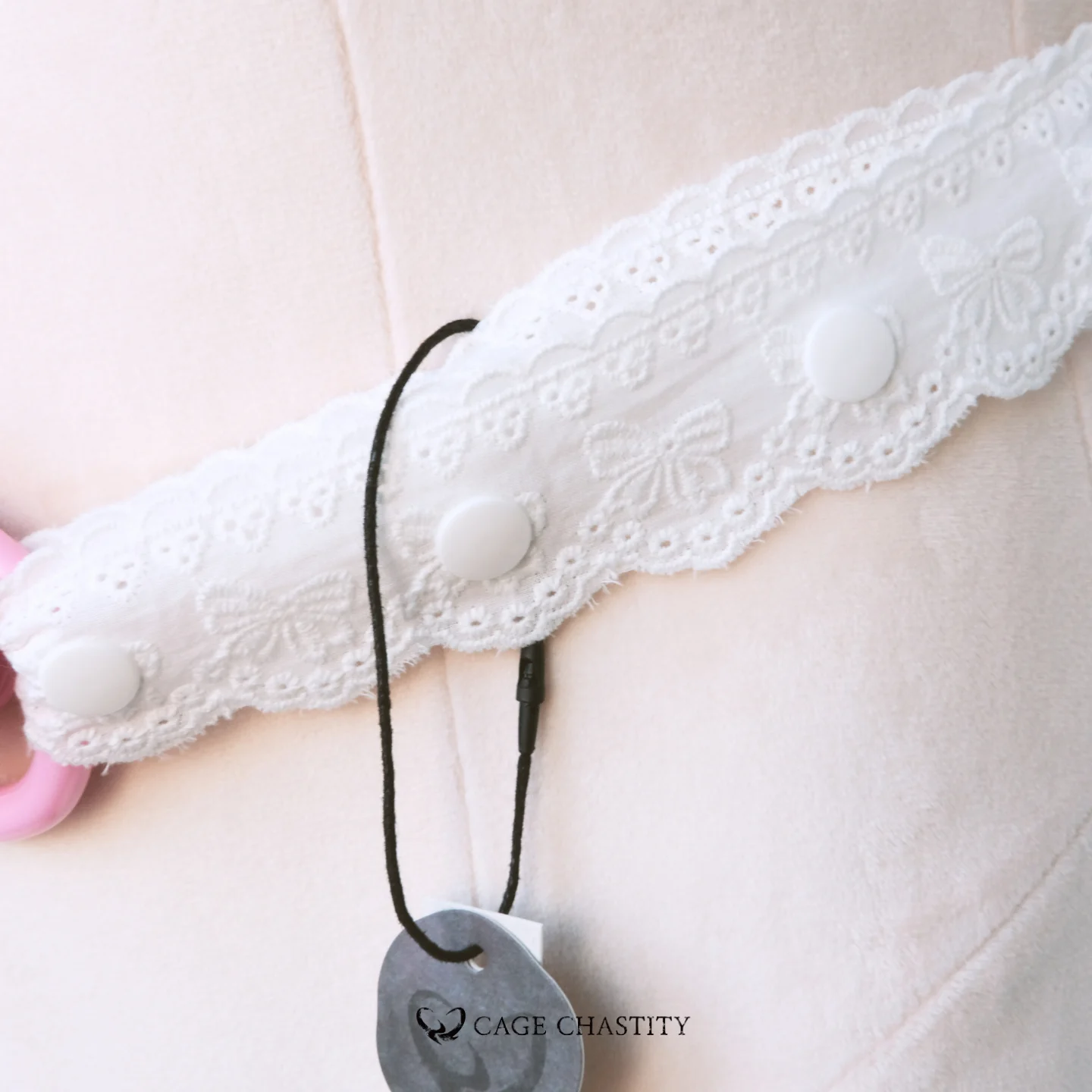 the white lace strap attached to cc tag