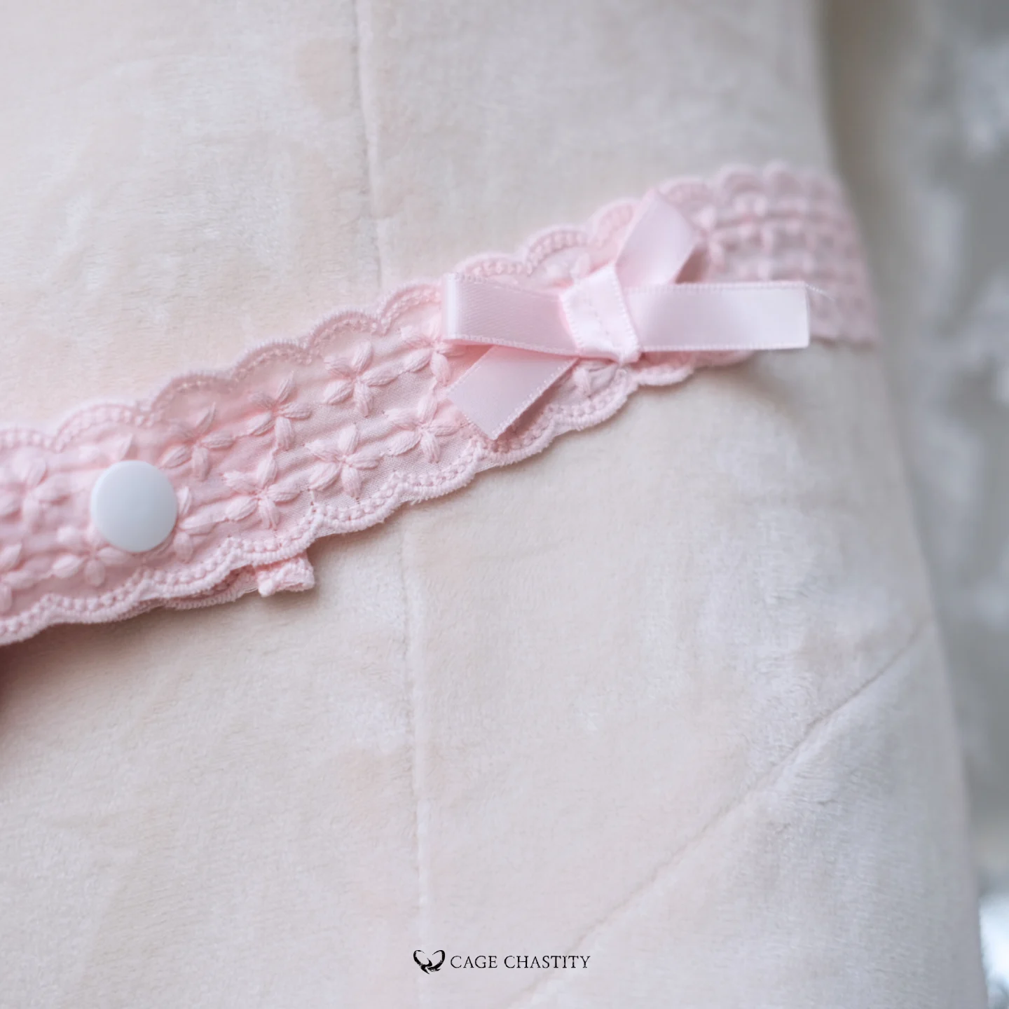 the ribbon lace strap of the harness