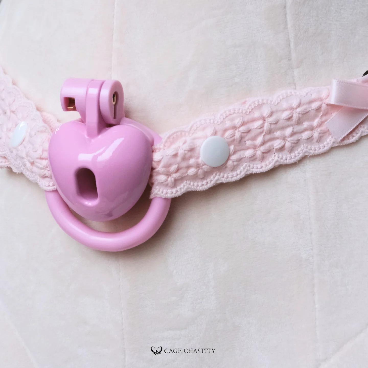 the pink hear cage
