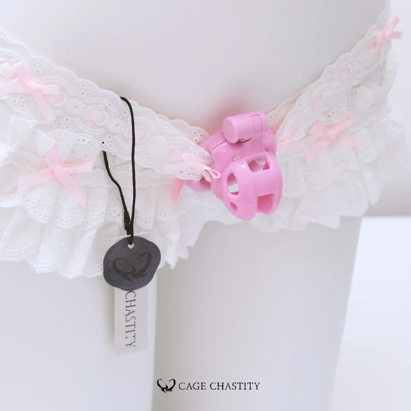 the cc tag on the cotton strap