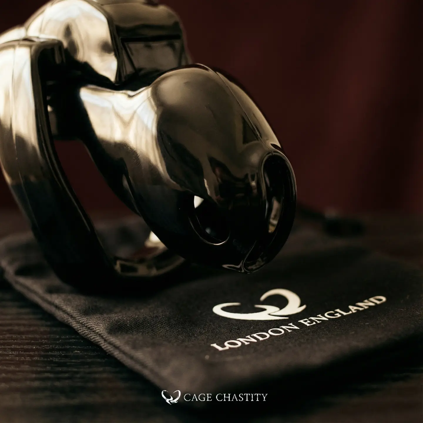 the black size htv5 cage head tube