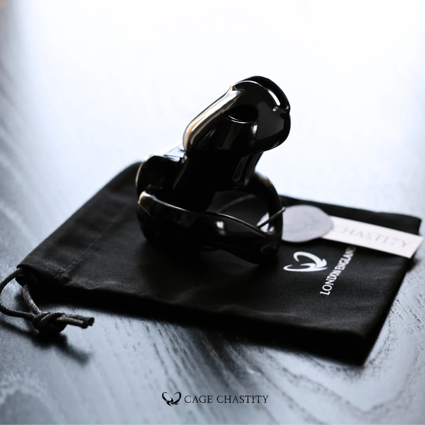 side view of the black htv5