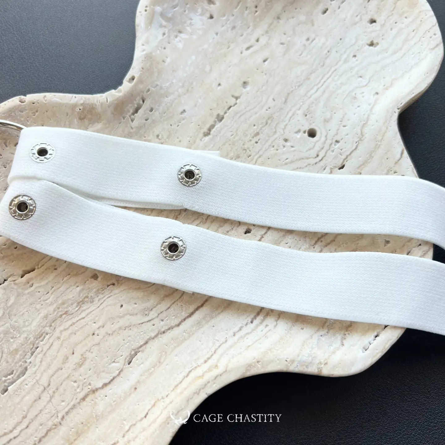 the strap of 2,5 cm width